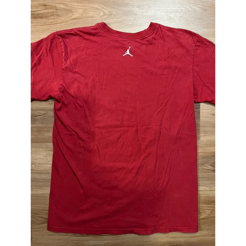 Nike Air Jordan Peanut With Basketball T Shirt size LG‎ Retro Sneaker Tee